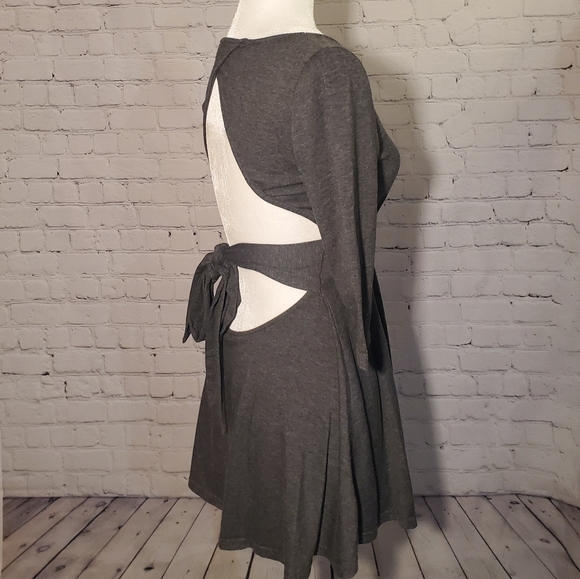 Flare skirt grey mini dress. - Picture 3 of 7